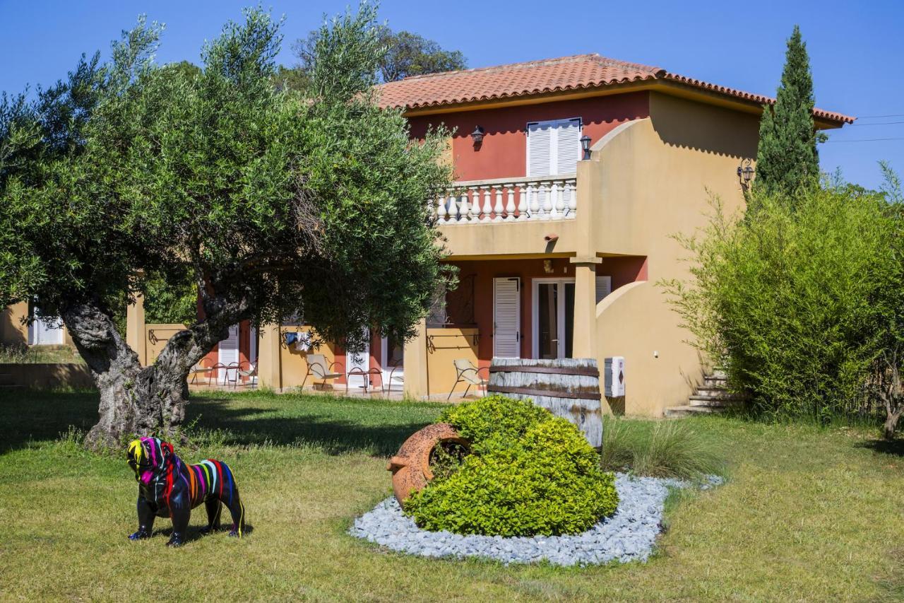 Hotel Du Pont De L'Oso Lecci Buitenkant foto