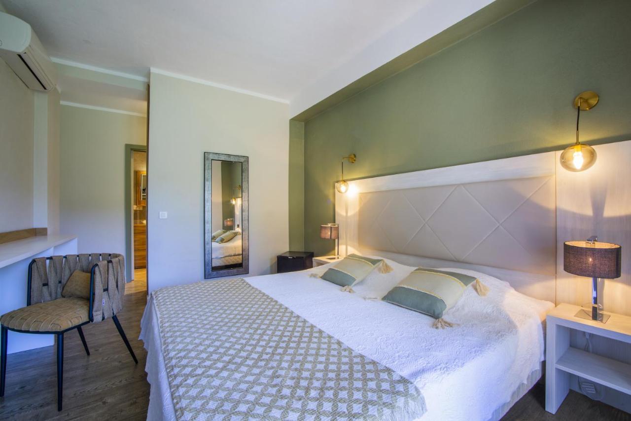 Hotel Du Pont De L'Oso Lecci Buitenkant foto